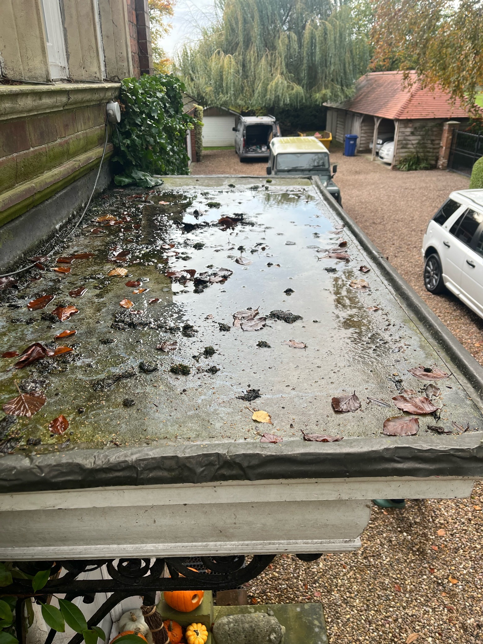 lead bay roof with poor drainage
